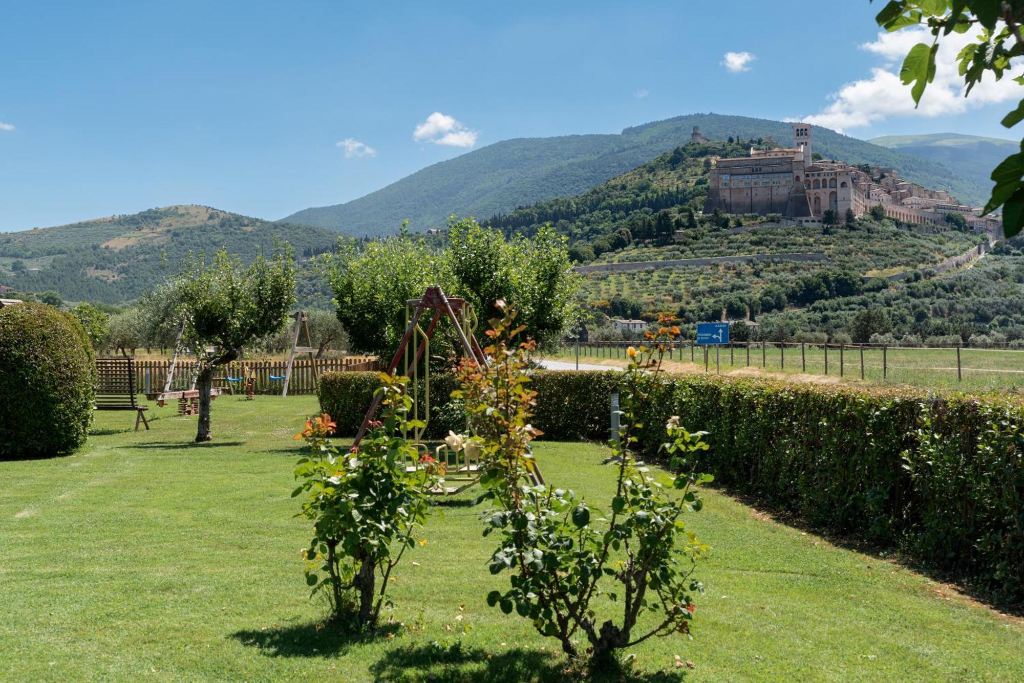 Agriturismo Il Girasole Assisi Bagian luar foto