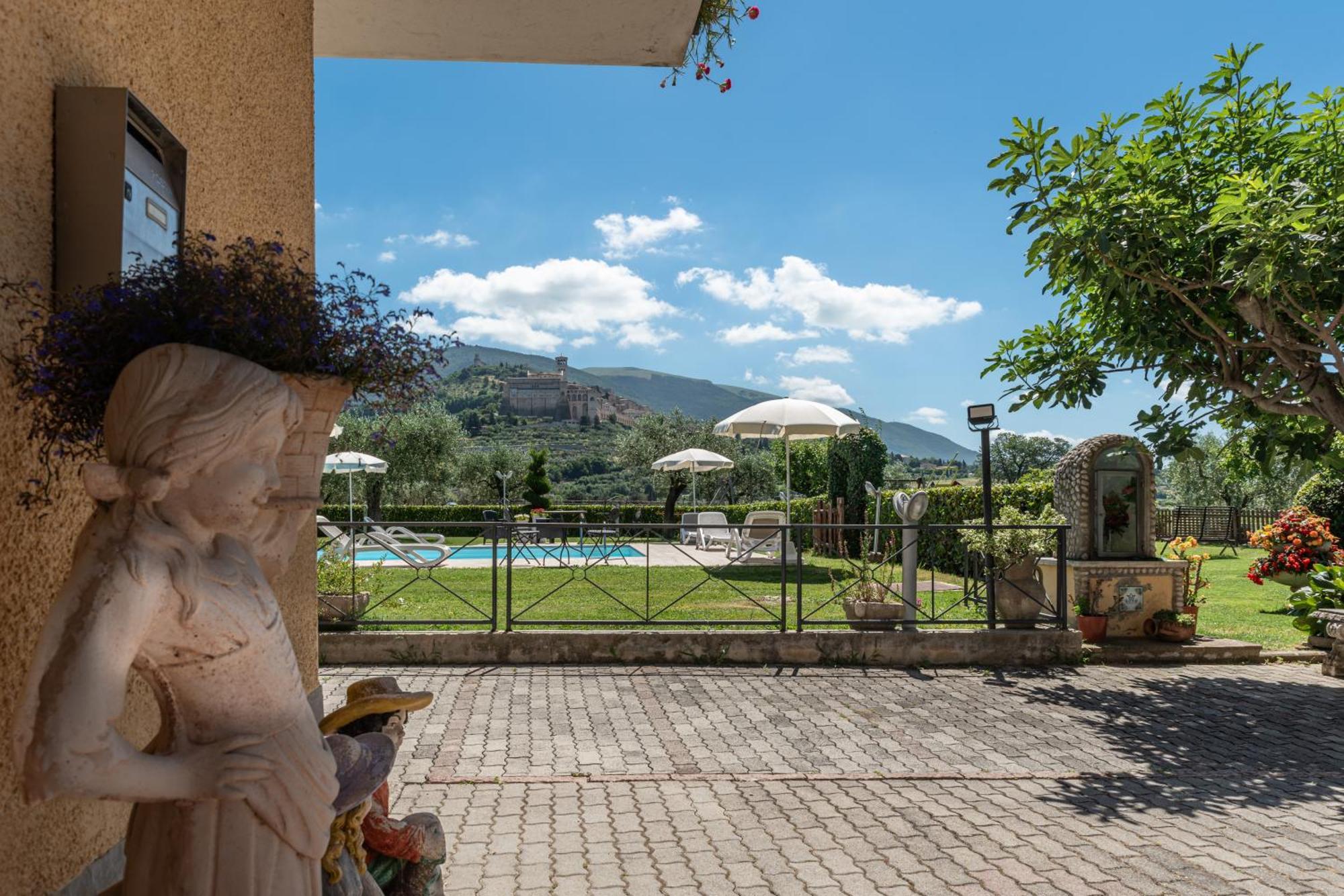Agriturismo Il Girasole Assisi Bagian luar foto