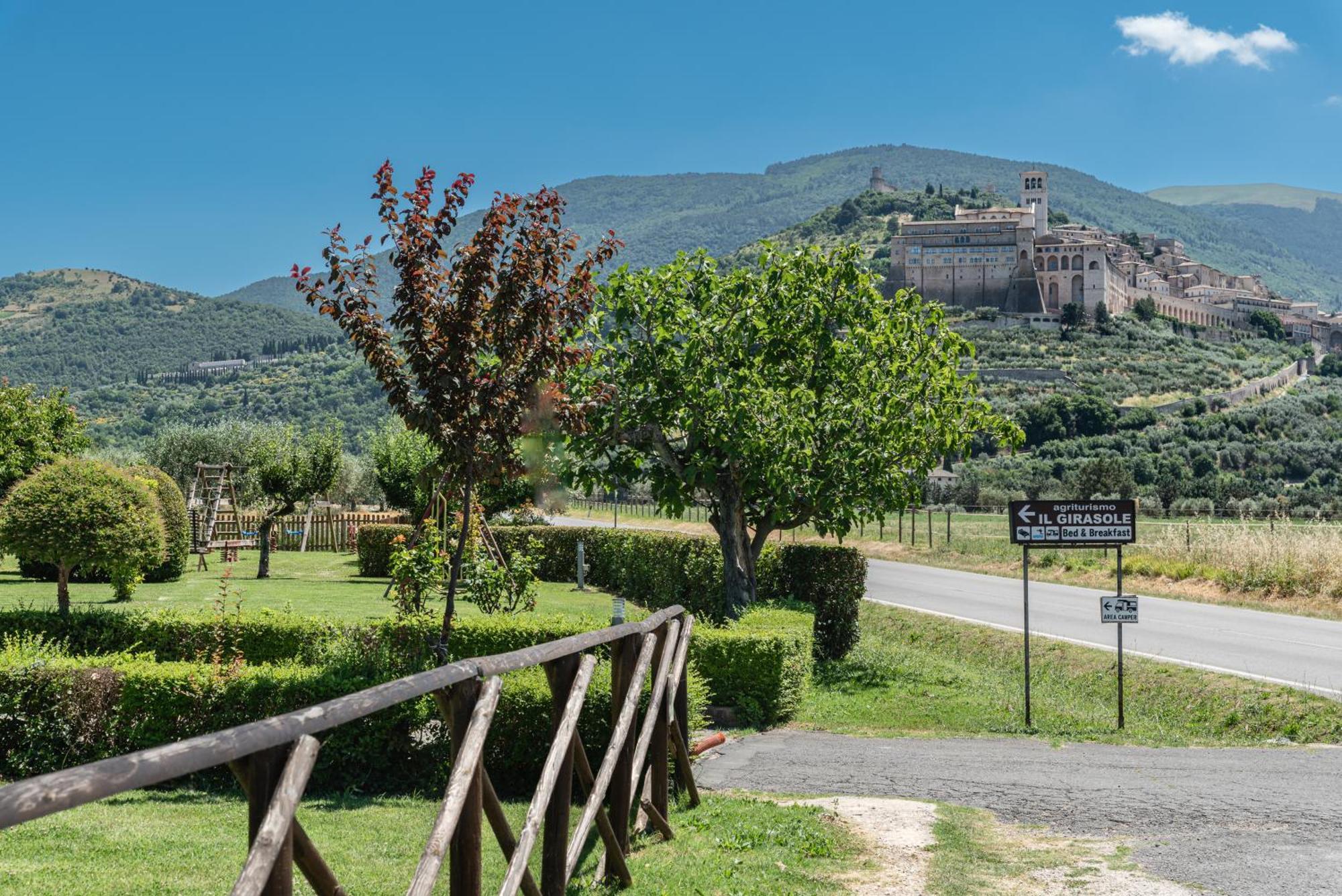 Agriturismo Il Girasole Assisi Bagian luar foto