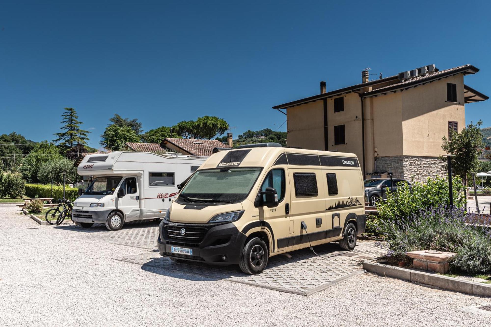 Agriturismo Il Girasole Assisi Bagian luar foto