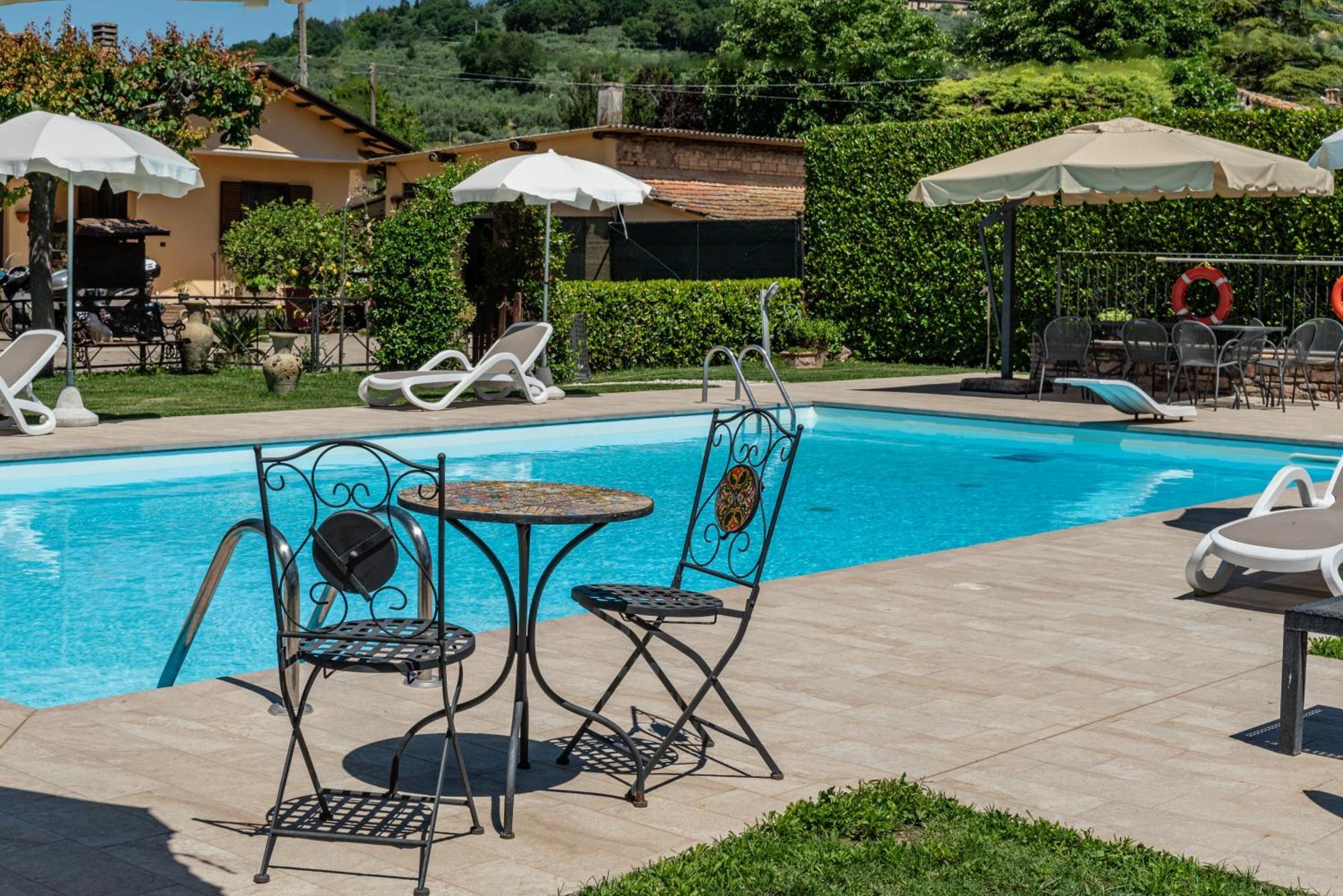 Agriturismo Il Girasole Assisi Bagian luar foto
