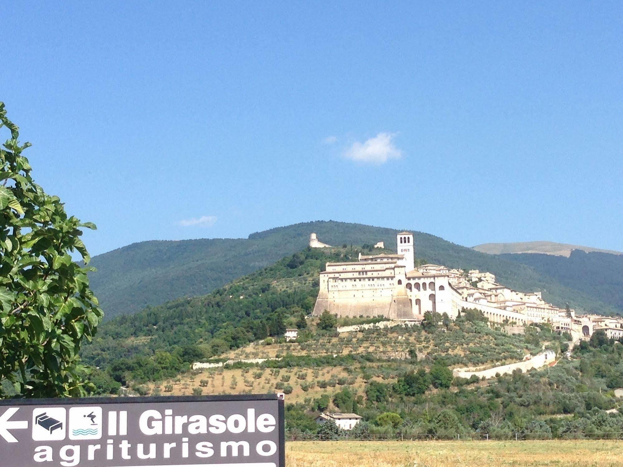Agriturismo Il Girasole Assisi Bagian luar foto