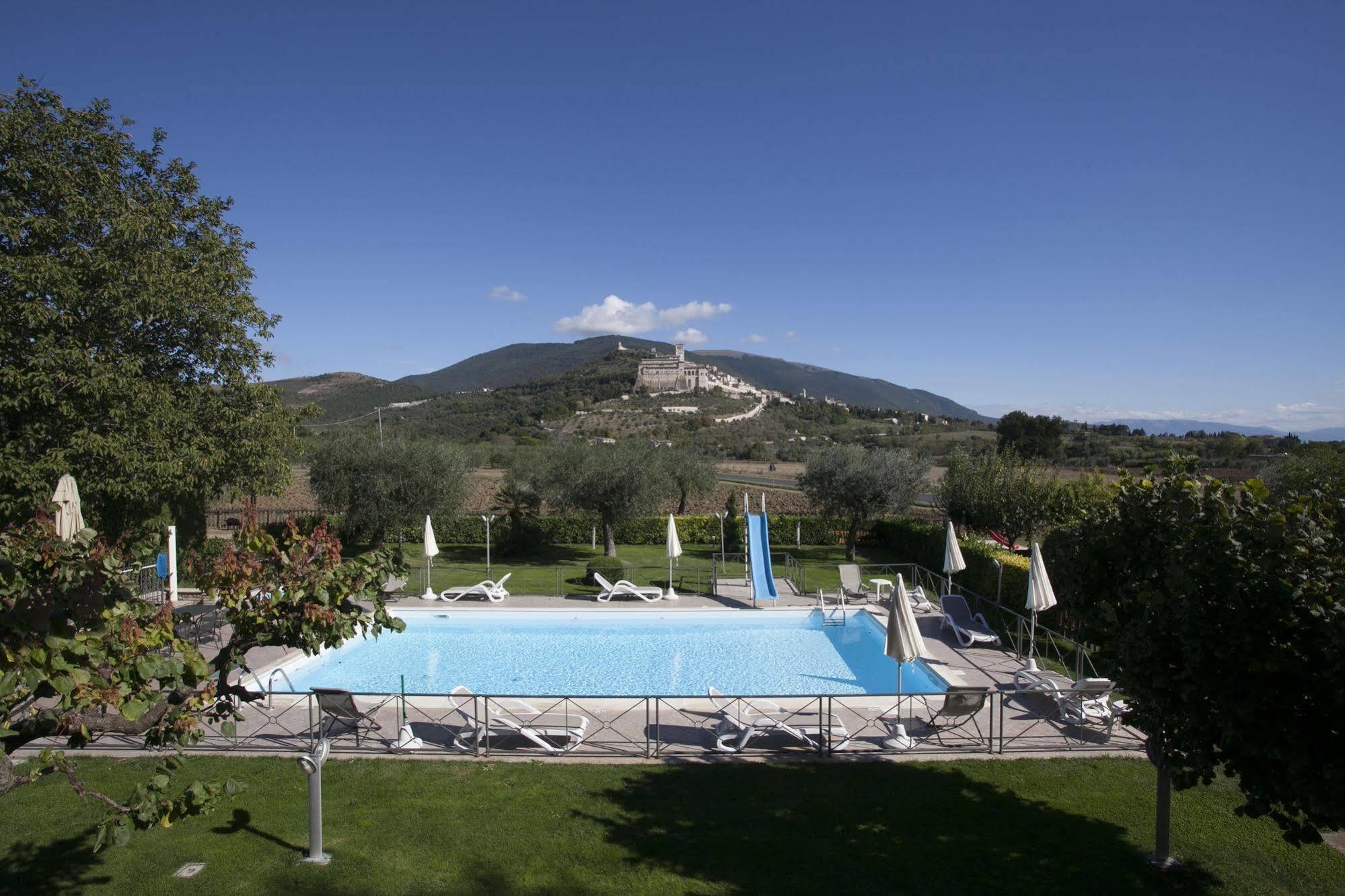 Agriturismo Il Girasole Assisi Bagian luar foto