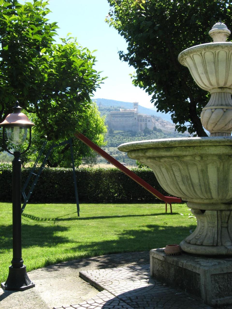 Agriturismo Il Girasole Assisi Bagian luar foto