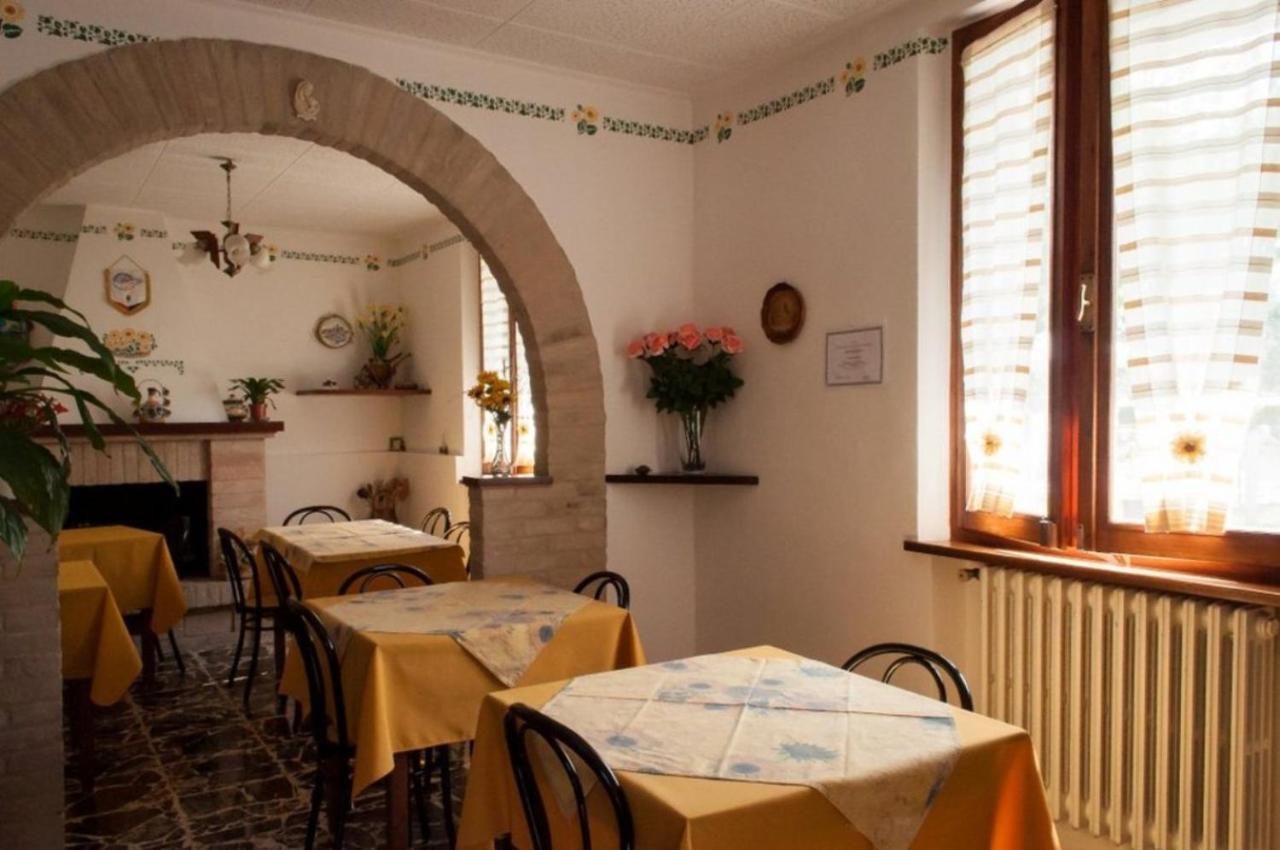 Agriturismo Il Girasole Assisi Bagian luar foto
